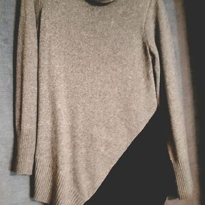 Elegant Gray Women's Sweater